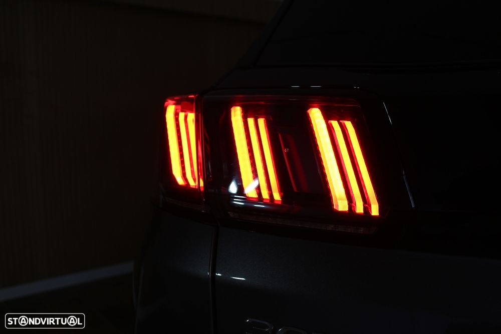 Peugeot 3008 1.6 Hybrid Allure Pack e-EAT8 - 32