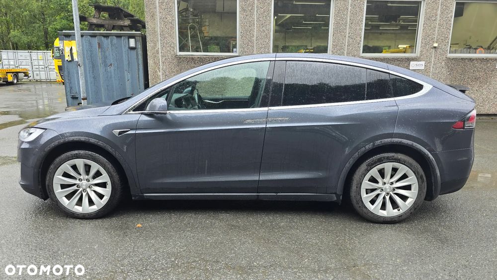 Tesla Model X Long Range Plus - 8