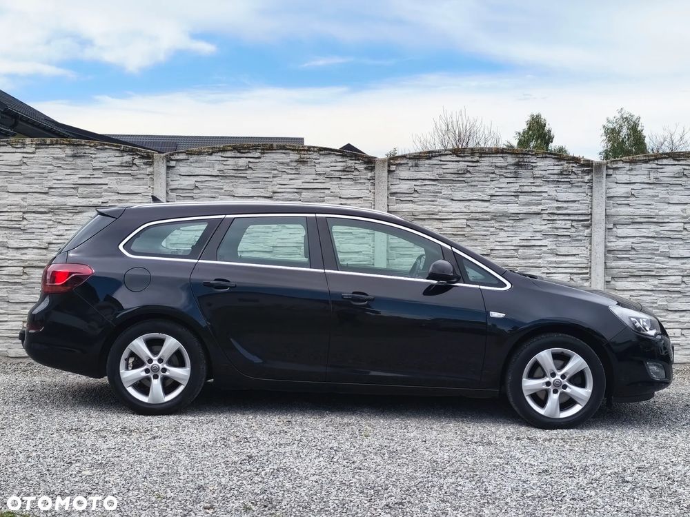 Opel Astra 1.6 Turbo Cosmo - 5
