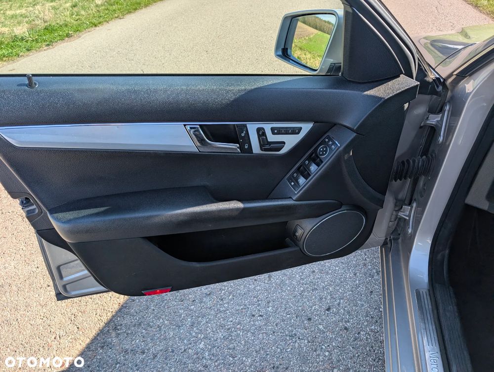 Mercedes-Benz Klasa C 320 CDI Avantgarde 4-Matic - 16