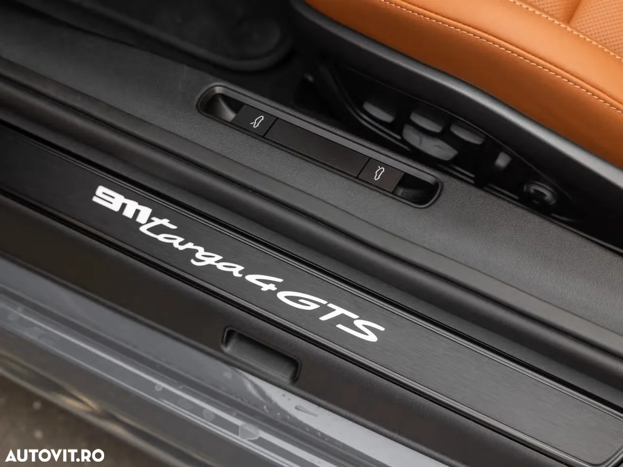 Porsche 911 Targa 4 GTS PDK - 24