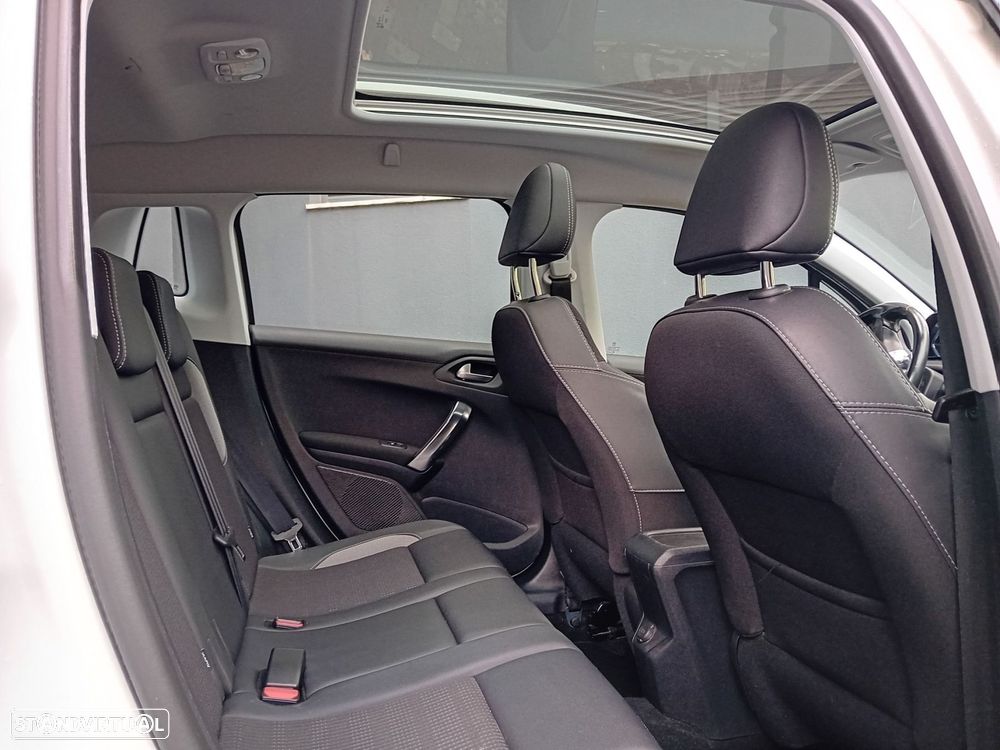 Peugeot 2008 1.2 PureTech Allure - 12