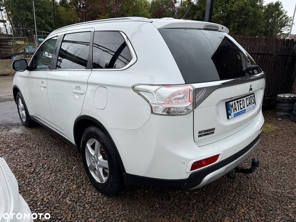 Mitsubishi Outlander - 16