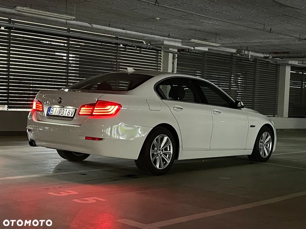 BMW Seria 5 518d Luxury Line - 2