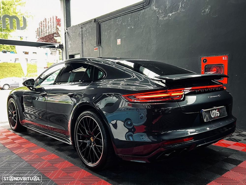 Porsche Panamera 4 S - 10