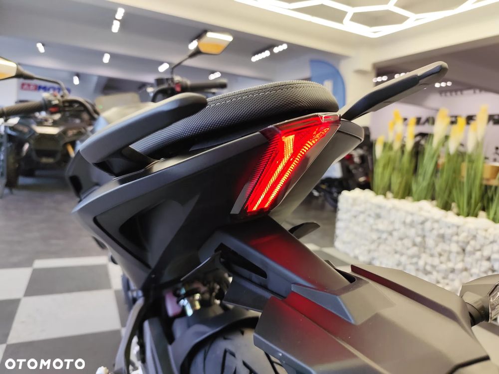 VOGE R125S - 26