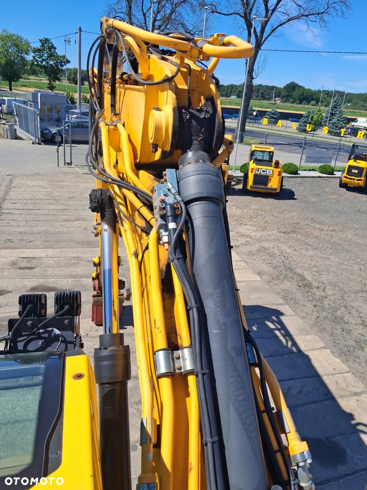 JCB 220 X LC - 13