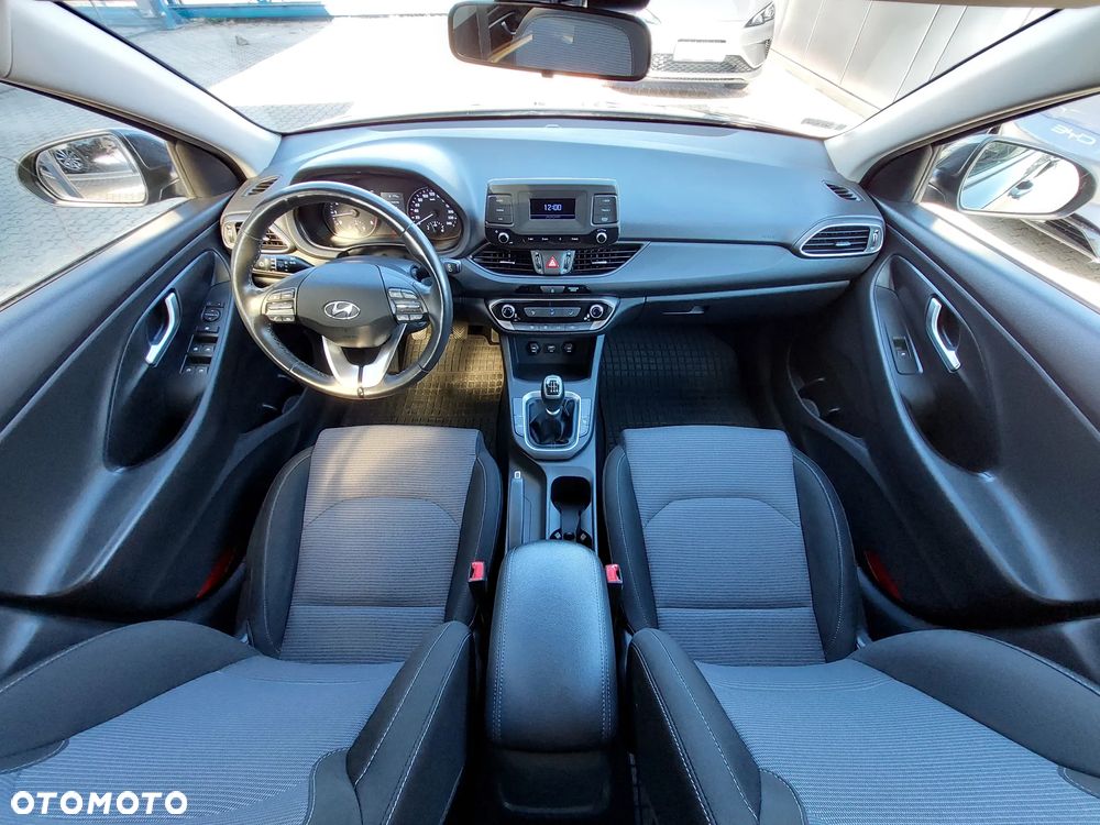 Hyundai i30 1.5 DPI Classic + - 6