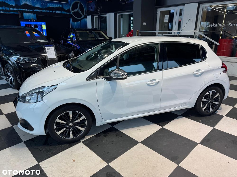 Peugeot 208 PureTech 110 Stop & Start EAT6 Allure - 10
