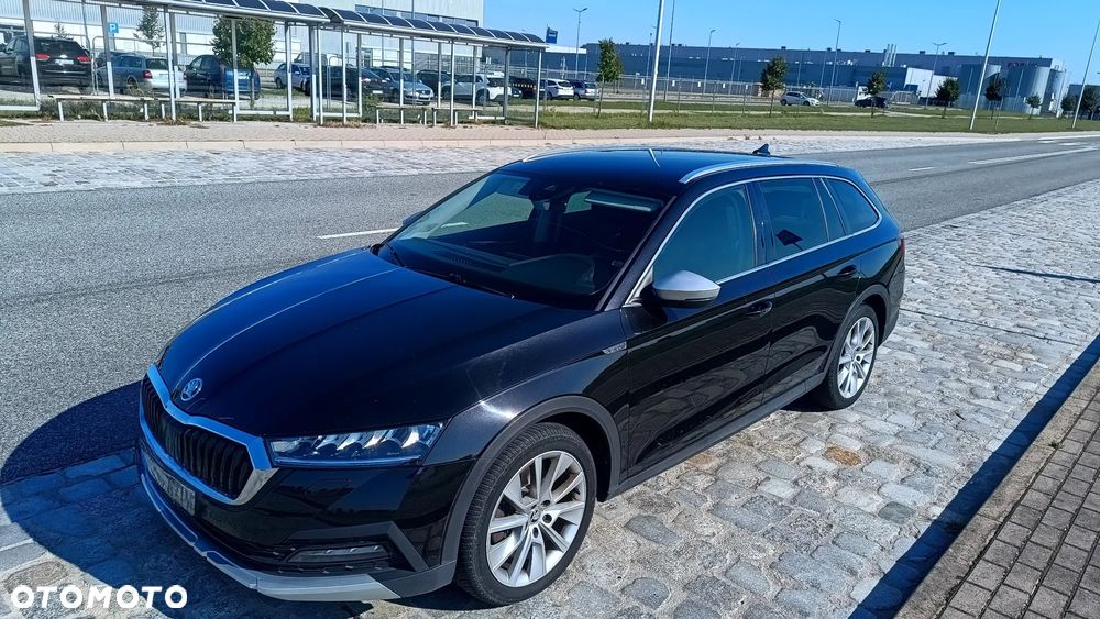 Skoda Octavia Combi 2.0 TDI DSG 4x4 Scout - 13