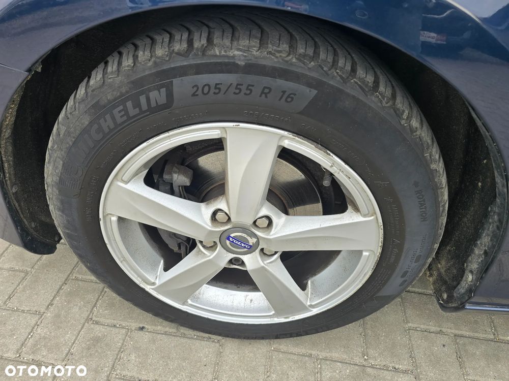 Volvo V40 - 18