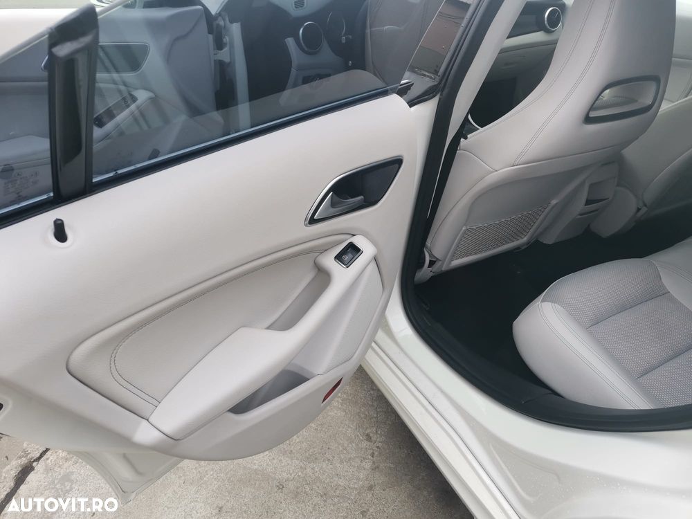 Mercedes-Benz CLA 180 - 11