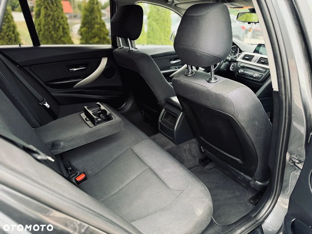 BMW Seria 3 318d - 17