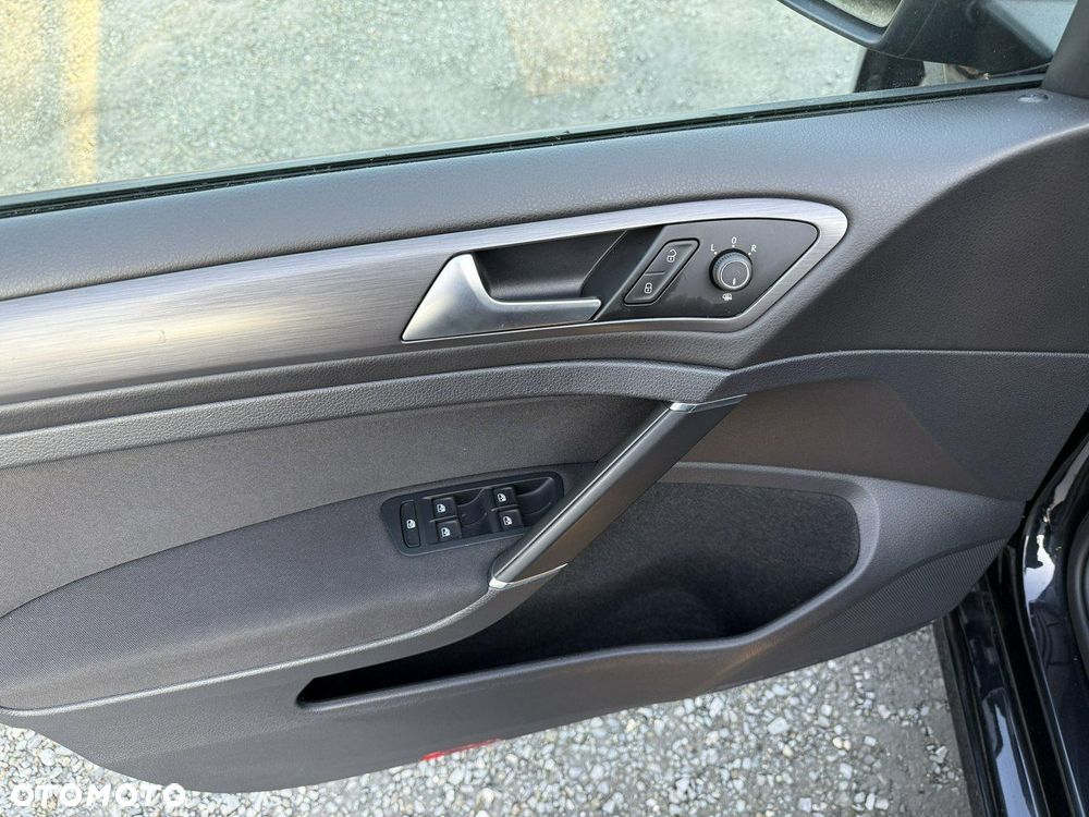 Volkswagen Golf - 18