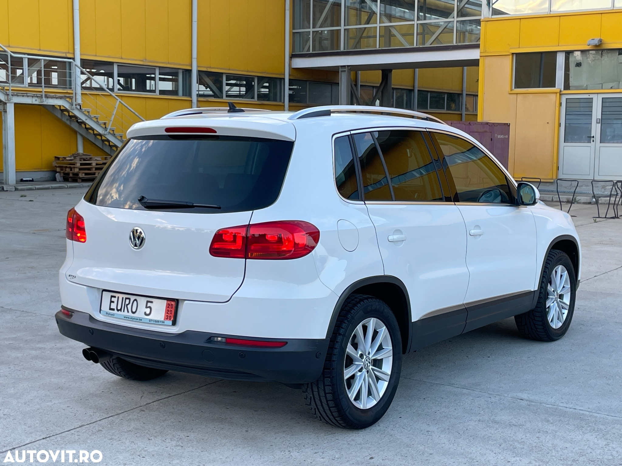 Volkswagen Tiguan 2.0 TDI DPF BlueMotion Technology Sport & Style - 4