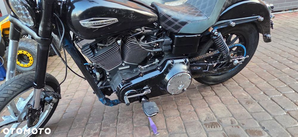 Harley-Davidson Dyna Street Bob - 37