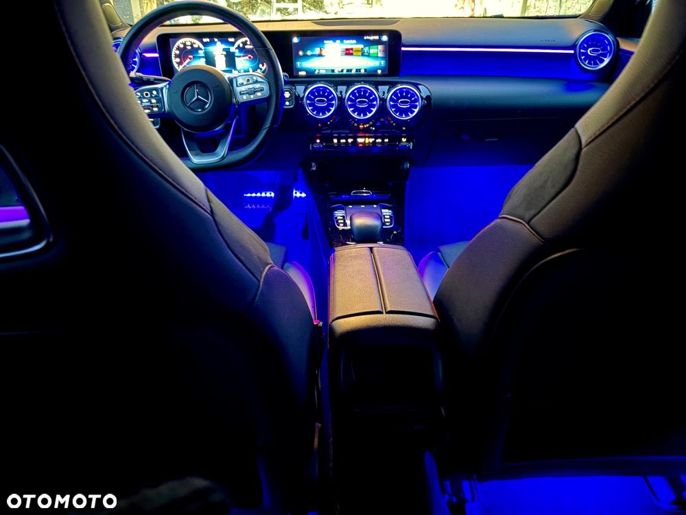 Mercedes-Benz Klasa A 250 7G-DCT AMG Line - 38