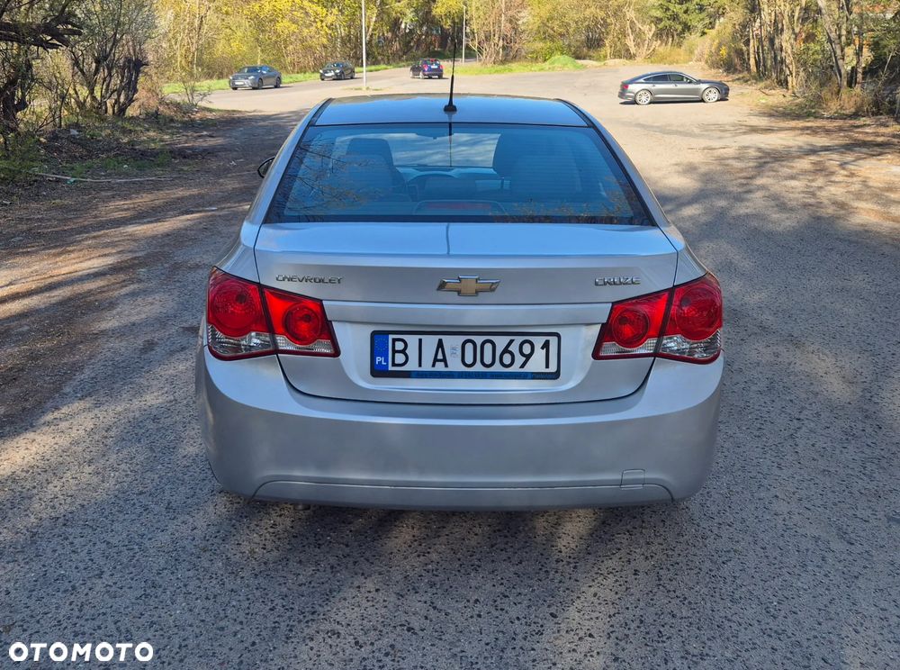 Chevrolet Cruze 1.6 LS - 12