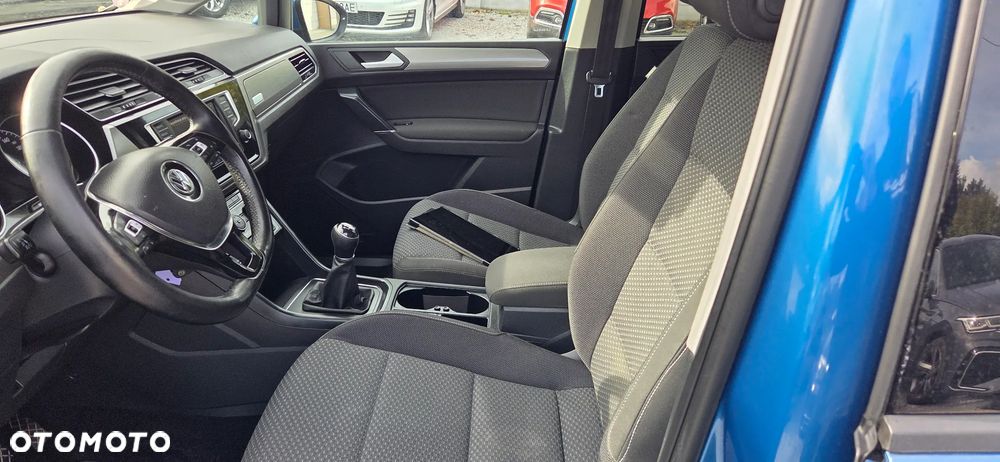 Volkswagen Touran - 10