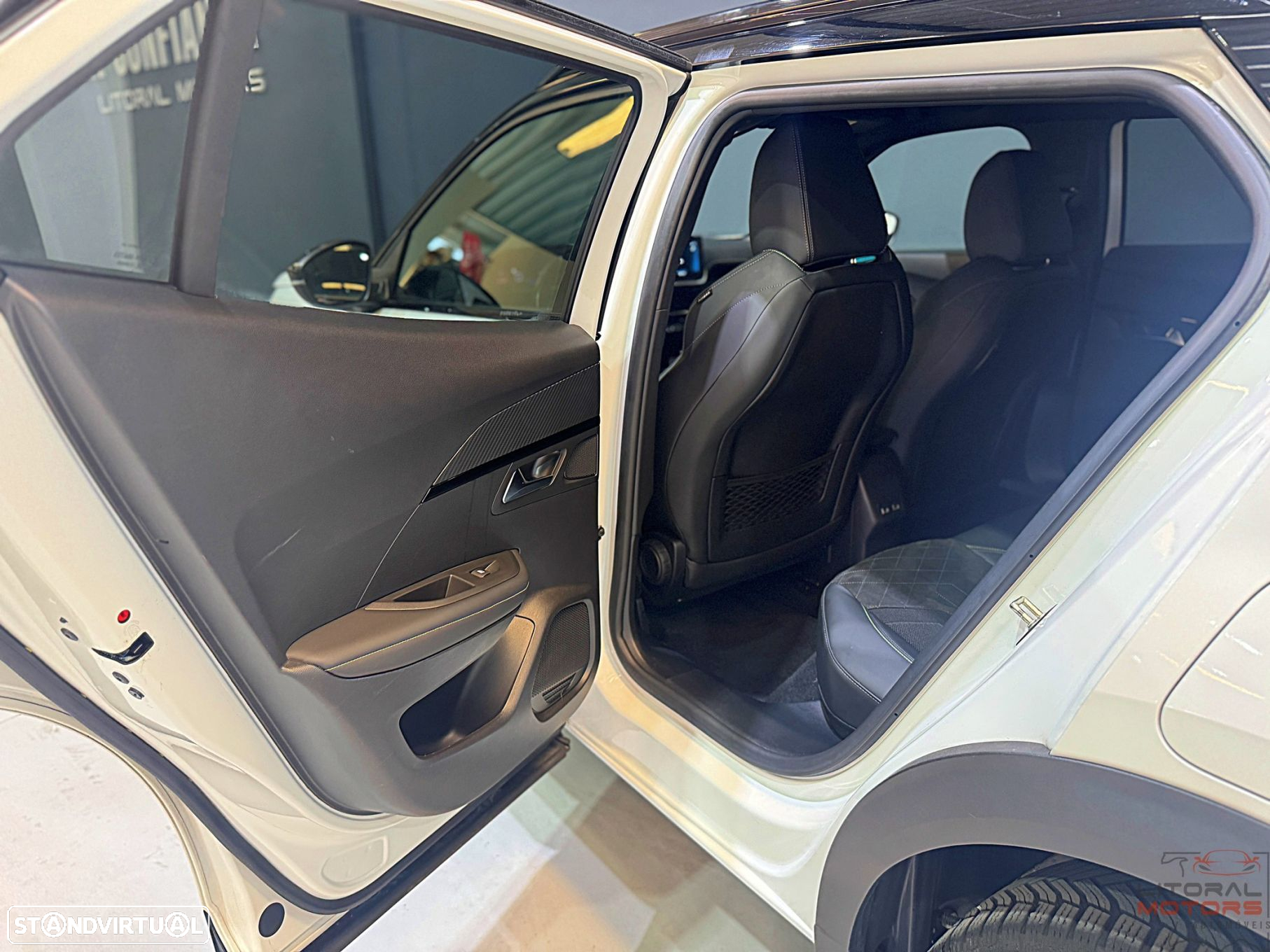 Peugeot 2008 PureTech 155 EAT8 GT - 15