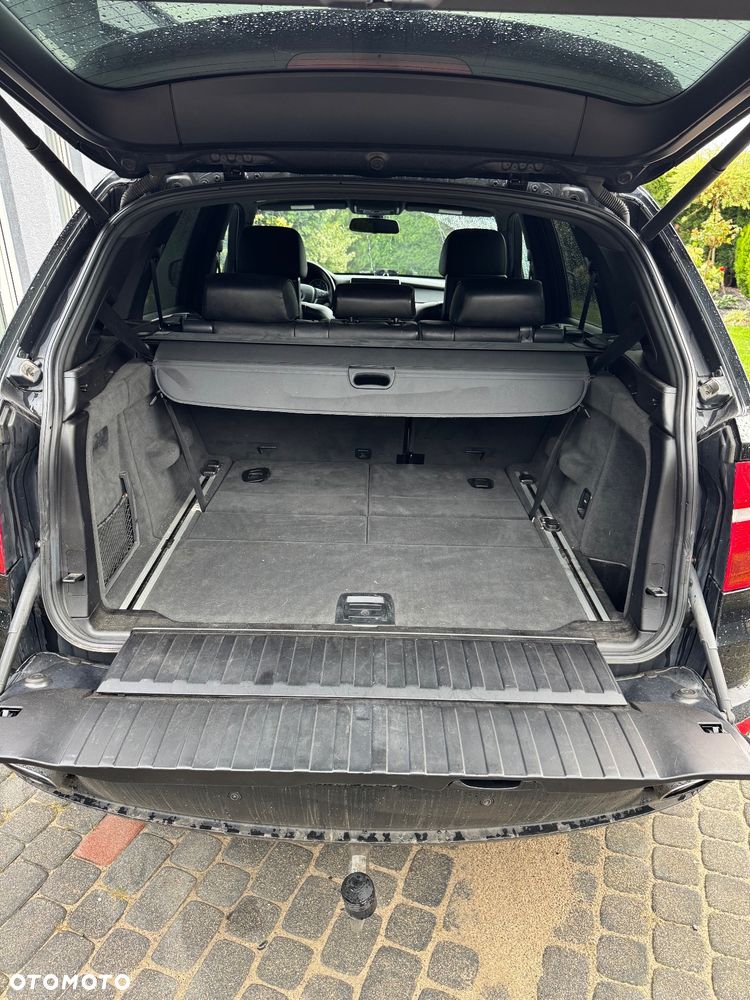 BMW X5 4.8i xDrive - 10