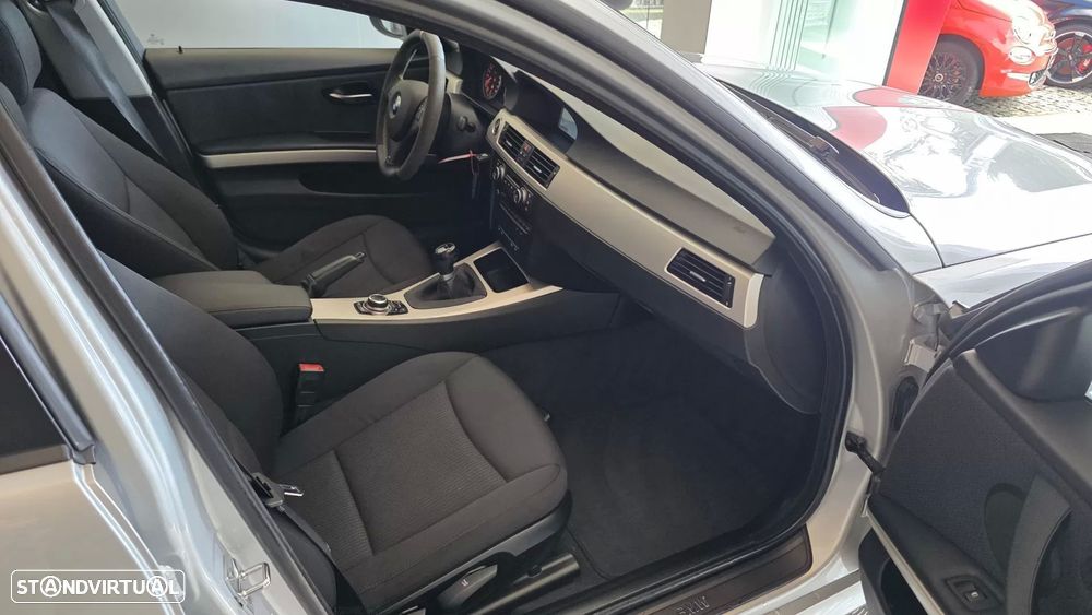 BMW 320 d EfficientDynamics Navigation - 50