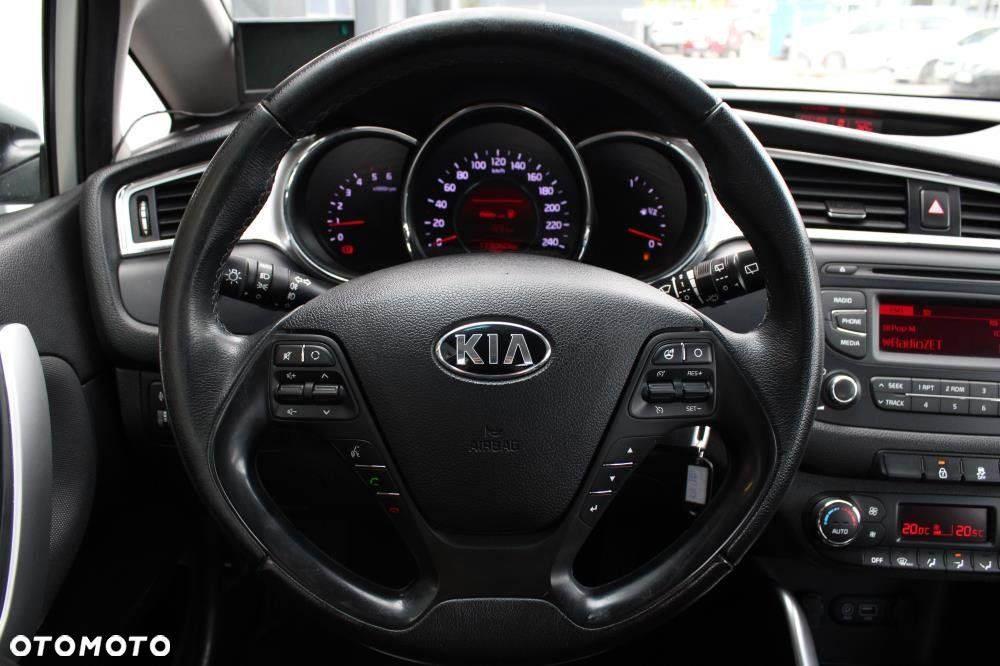 Kia Ceed - 13