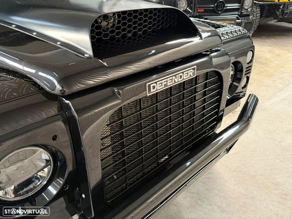 Land Rover Defender - 45