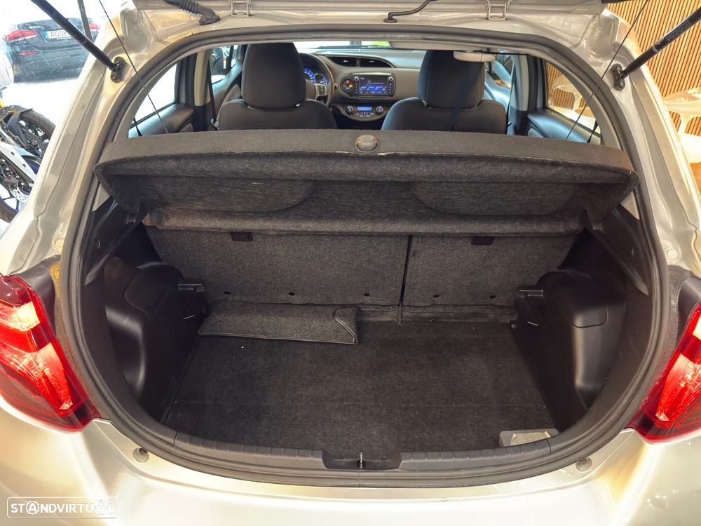 Toyota Yaris 1.5 HSD Active - 17