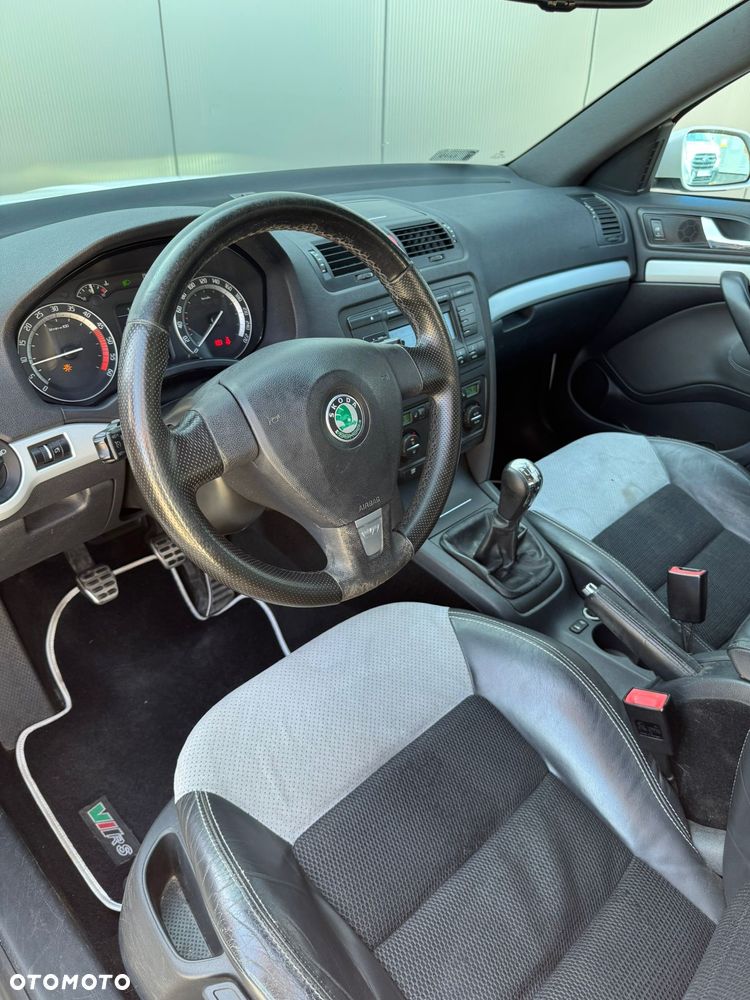 Skoda Octavia 2.0 TDI RS - 16