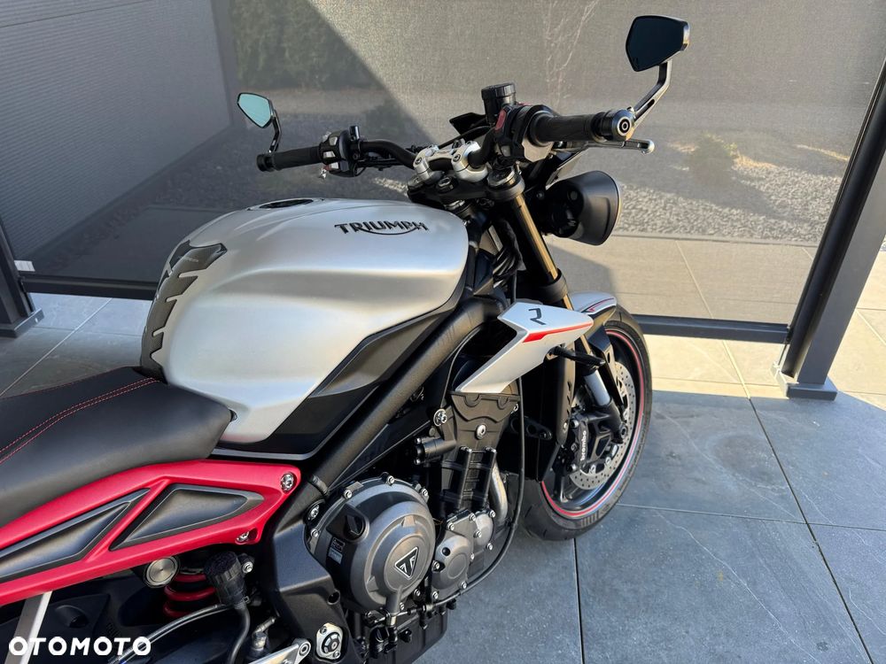 Triumph Street Triple - 4