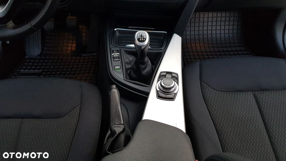 BMW Seria 3 318d Modern Line - 28