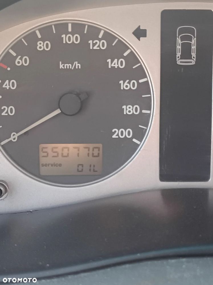 Volkswagen Sharan 1.9 TDI Highline - 8