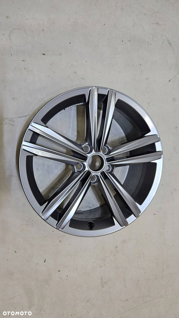 FELGA ALUMINIOWA VW GOLF VII 7.5Jx18" ET51 5G0601025DC