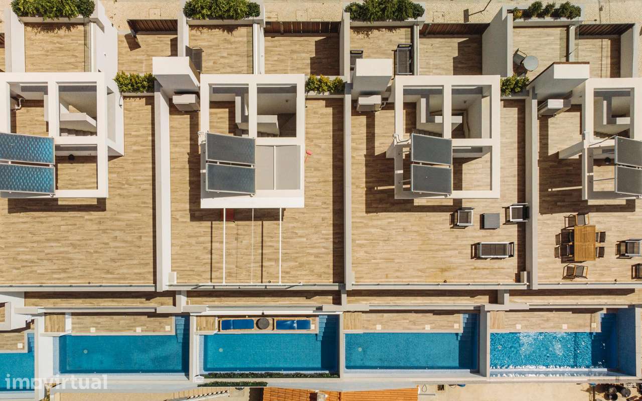 Moradia com 3 quartos com Piscina Privativa e Vista Mar - Grande imagem: 2/28
