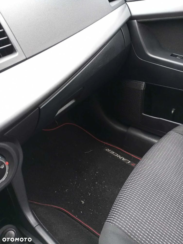 Mitsubishi Lancer 1.6 Inform - 17