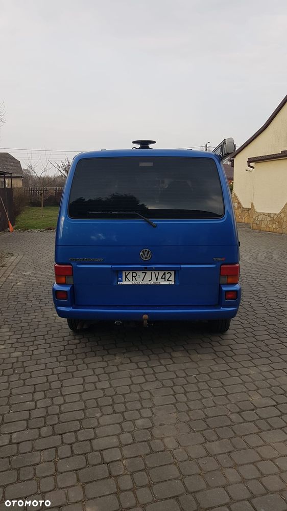 Volkswagen Multivan - 2