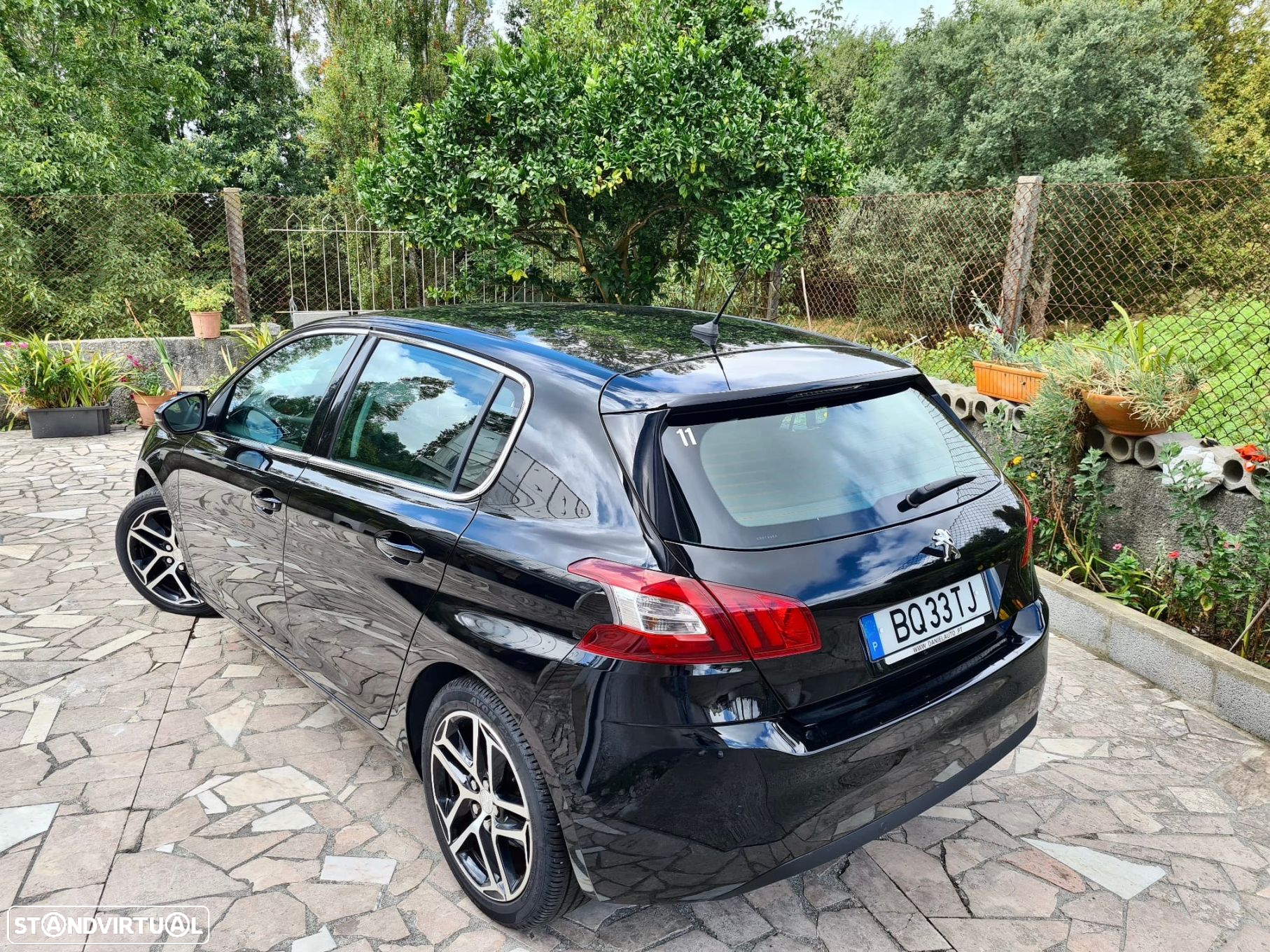 Peugeot 308 1.2 PureTech Allure J17 - 5