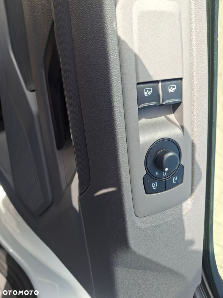 Volkswagen Transporter - 15