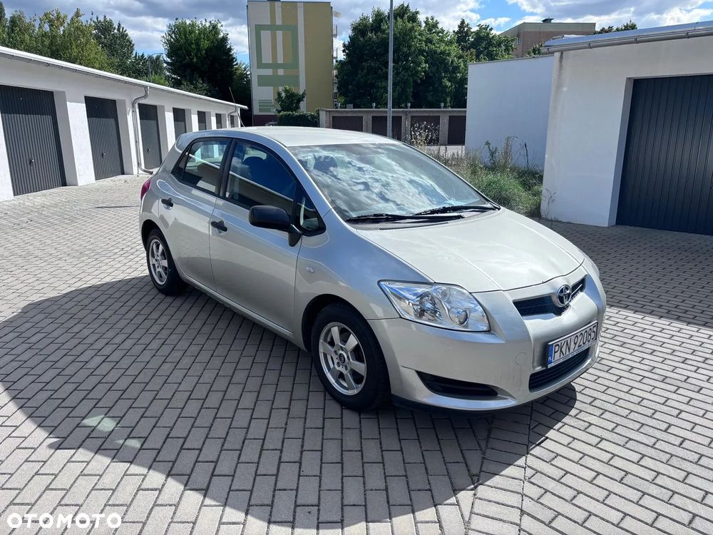 Toyota Auris ver-1-4-vvt--i-team - 1