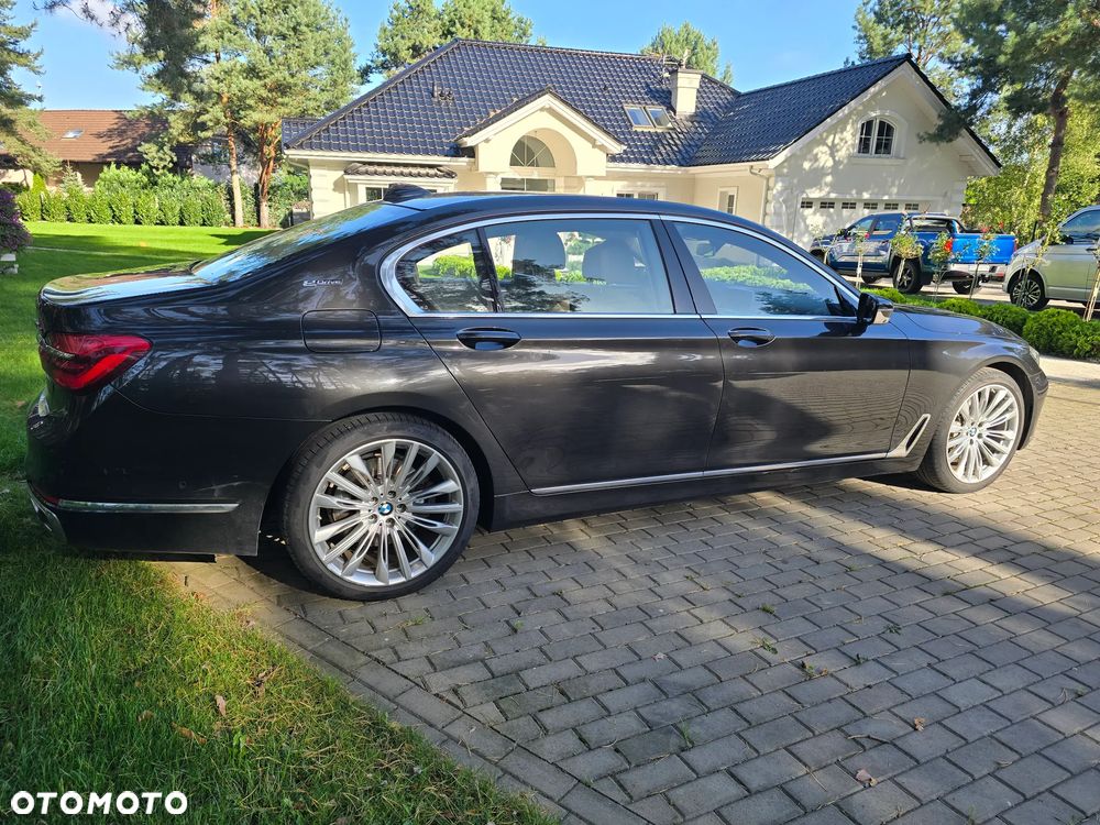 BMW Seria 7 740Le iPerformance - 5