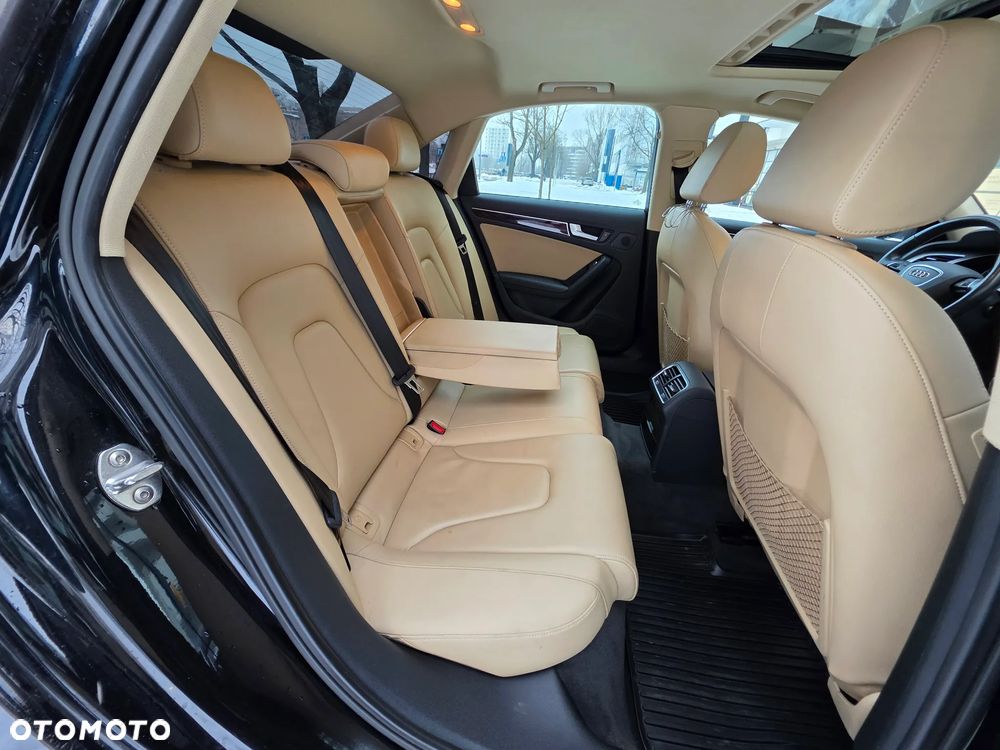 Audi A4 Limousine - 32