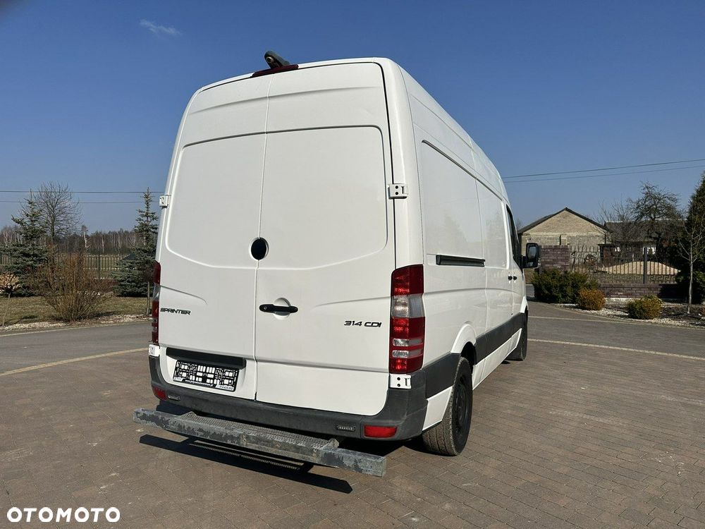 Mercedes-Benz Sprinter - 9