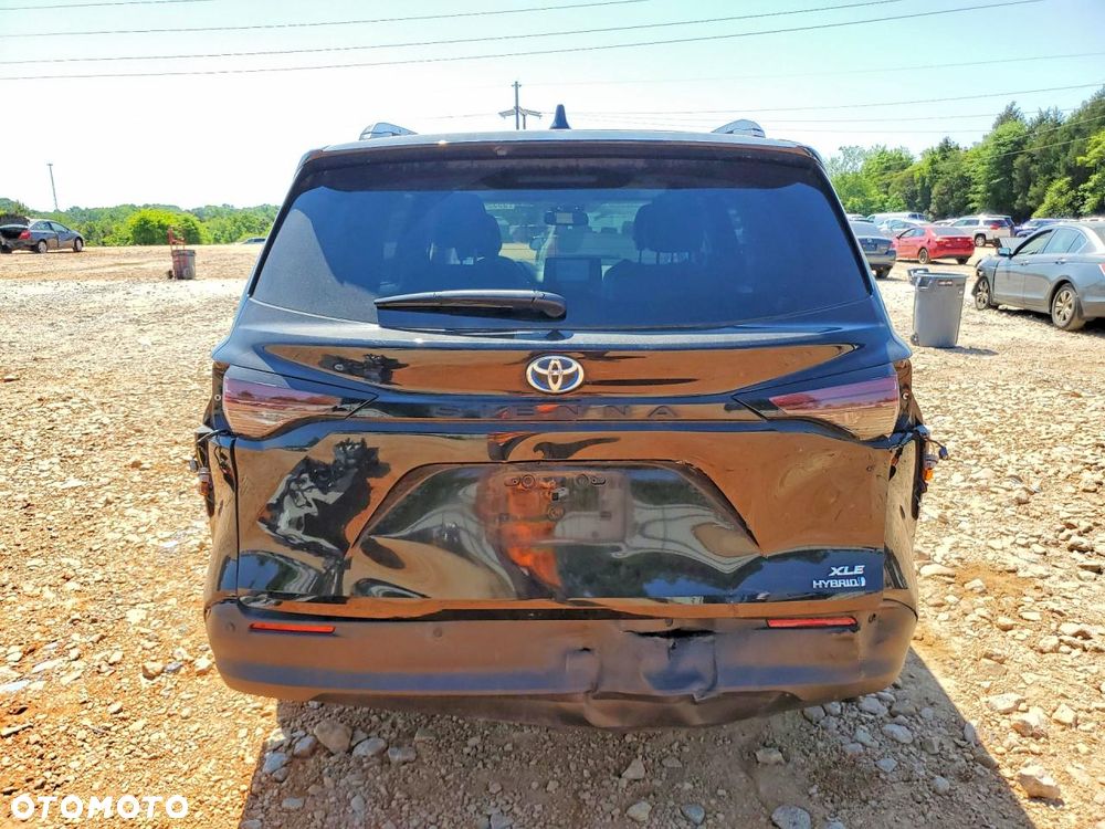 Toyota Sienna - 7