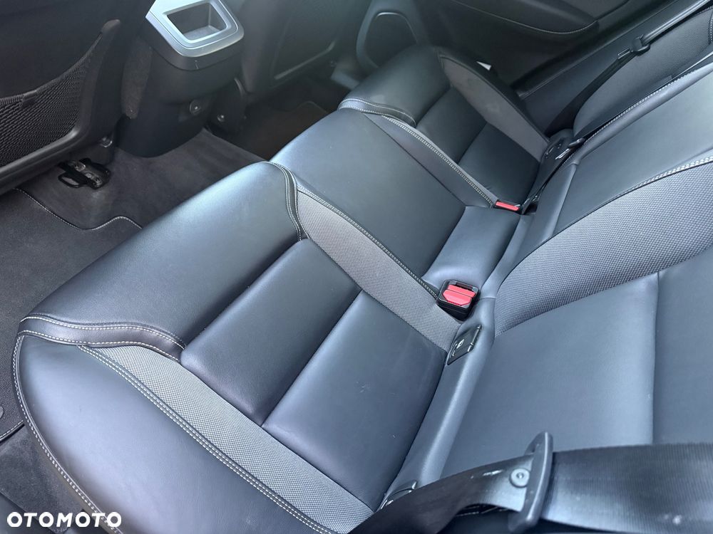Volvo XC 60 B4 B Plus Dark - 40