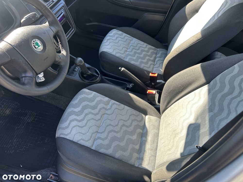 Skoda Fabia 1.2 HTP Classic - 11