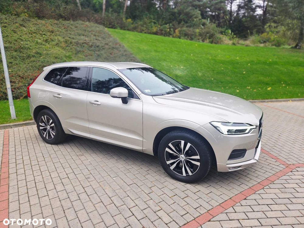 Volvo XC 60 B5 B AWD Momentum Pro - 2