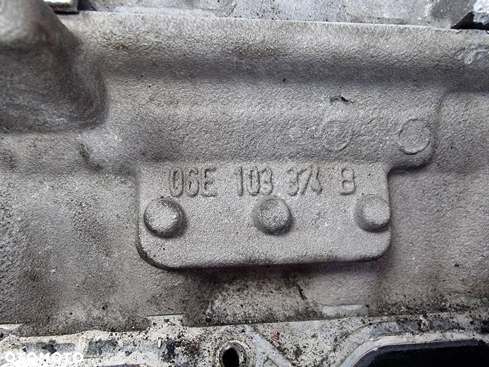 GŁOWICA PRAWA AUDI A8 D3 06E103373E 3.2 FSI - 3