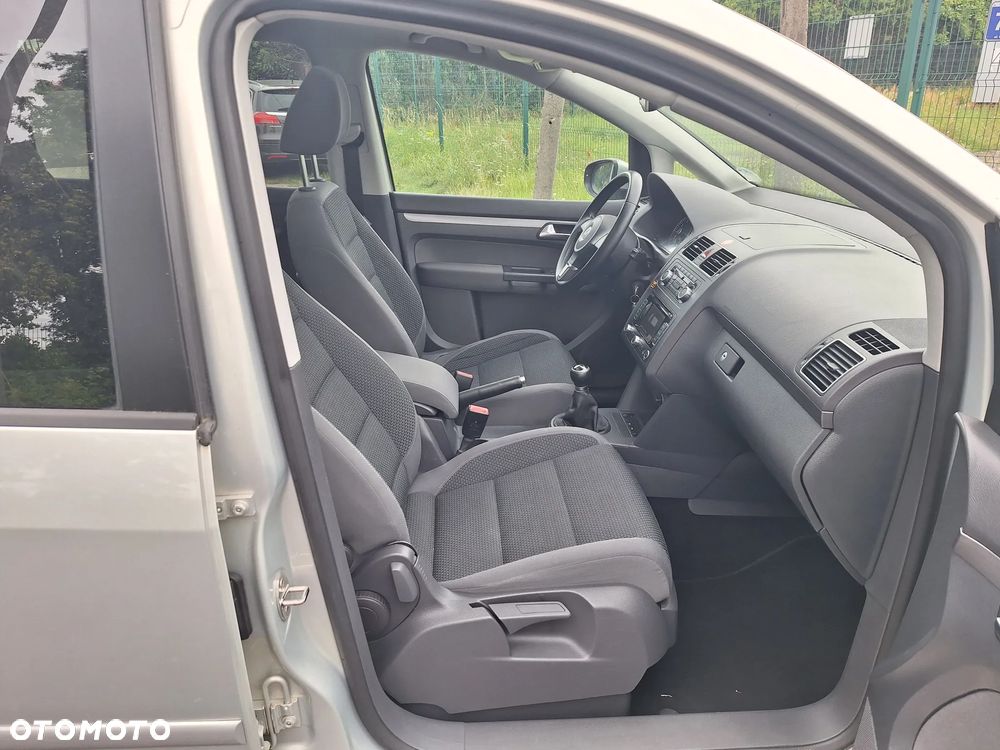 Volkswagen Touran - 20