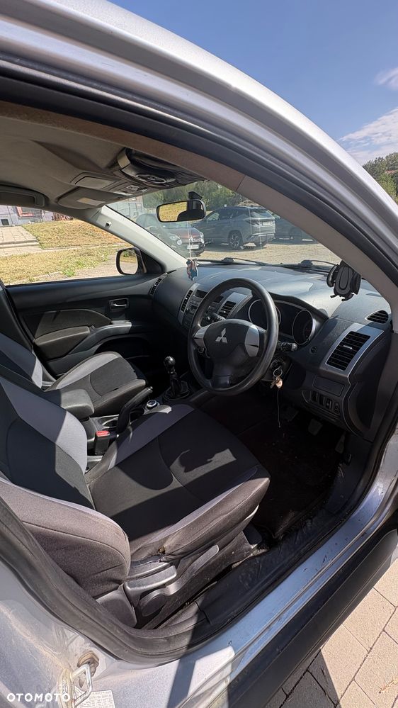 Mitsubishi Outlander 2.0 DI-D 4WD Invite - 6